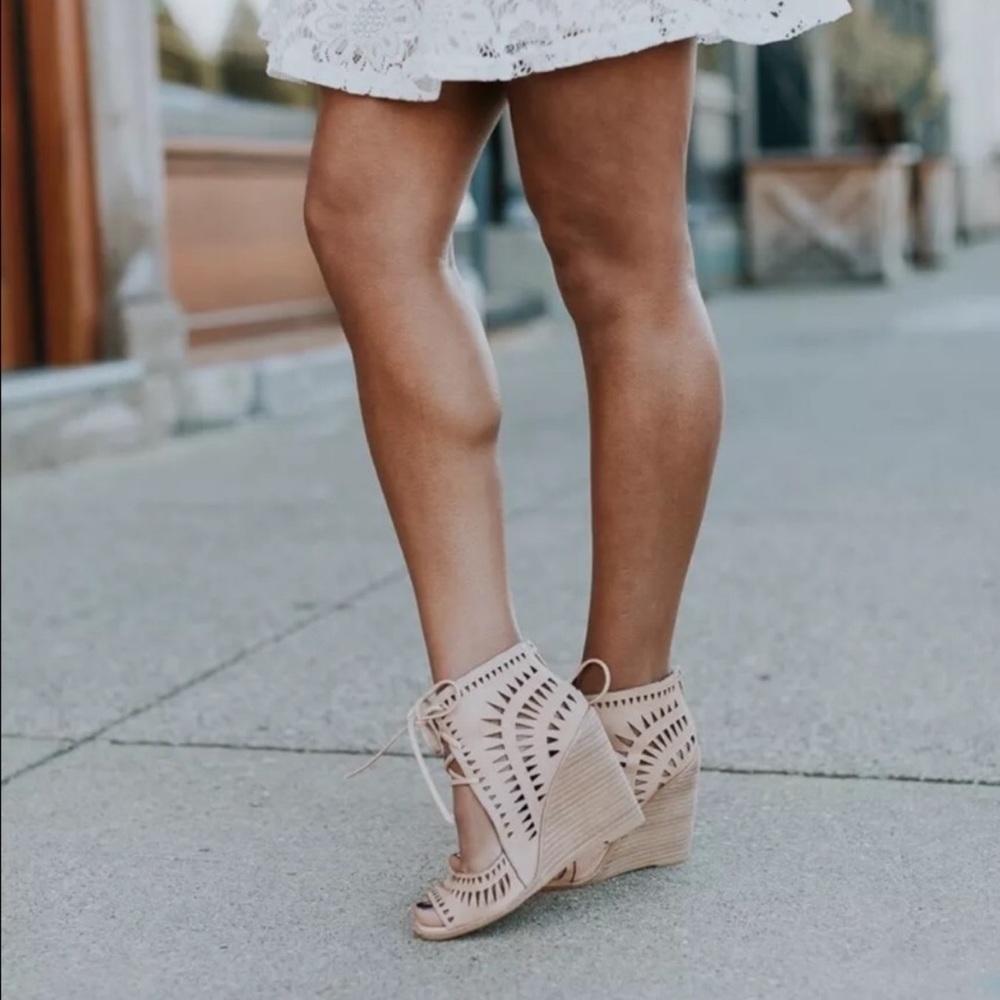 Jeffrey Campbell Rodillo Lace Up wedged 6.5